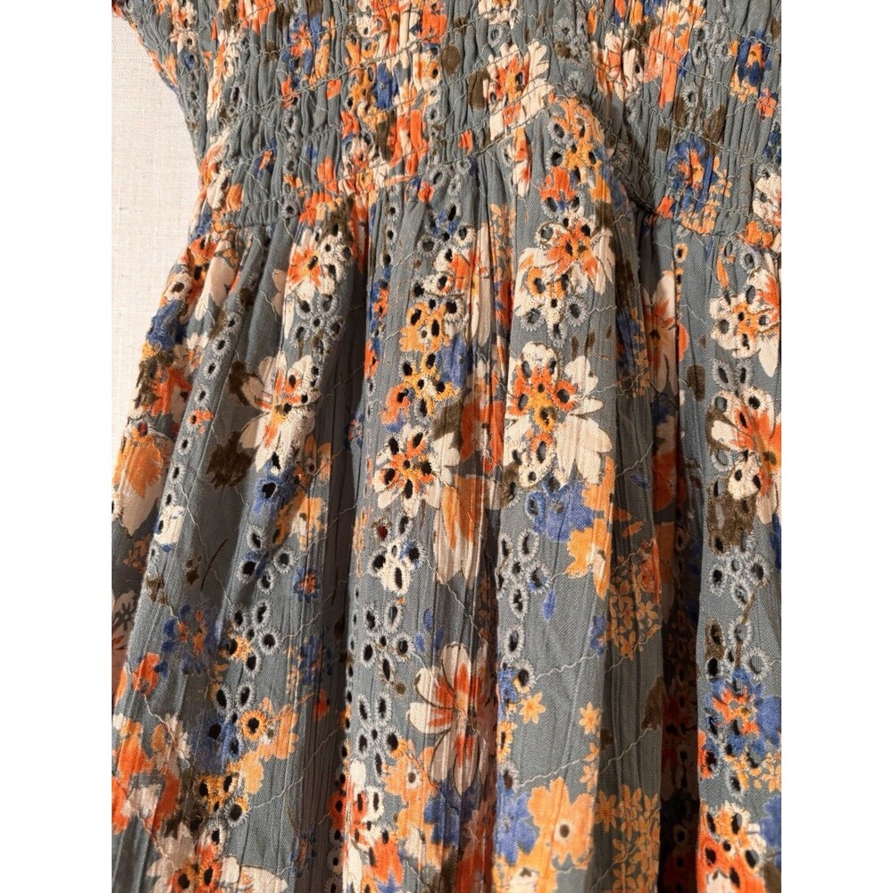 Angie Women’s S Gray Floral Cotton-Rayon Eyelet Smocked V-Neck Puff Sleeve Dress - Picture 8 of 16